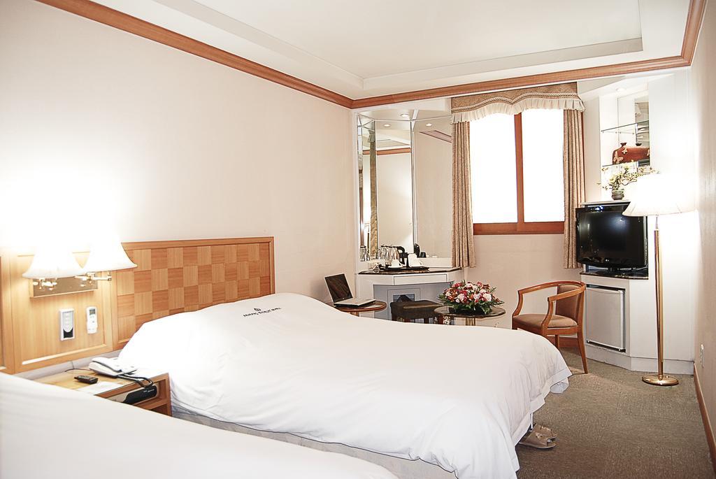 Arirang Tourist Hotel Changwon Chambre photo