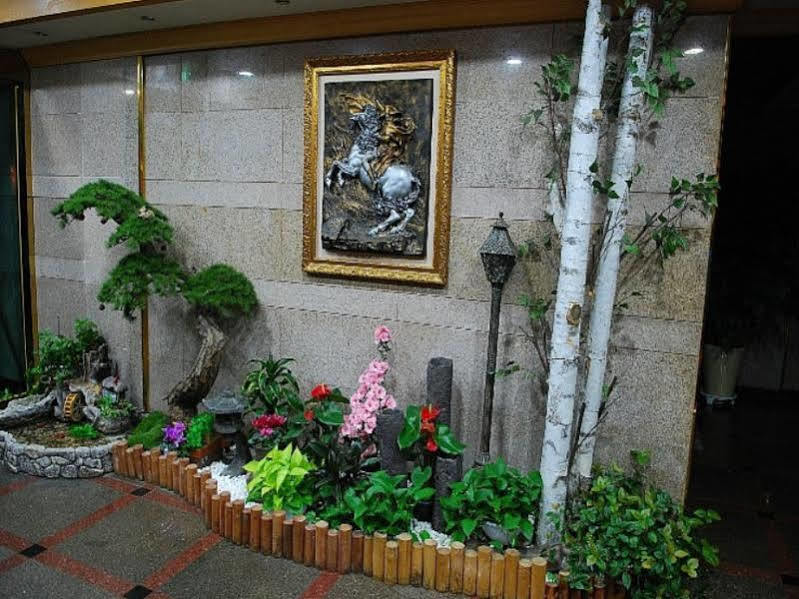 Arirang Tourist Hotel Changwon Extérieur photo